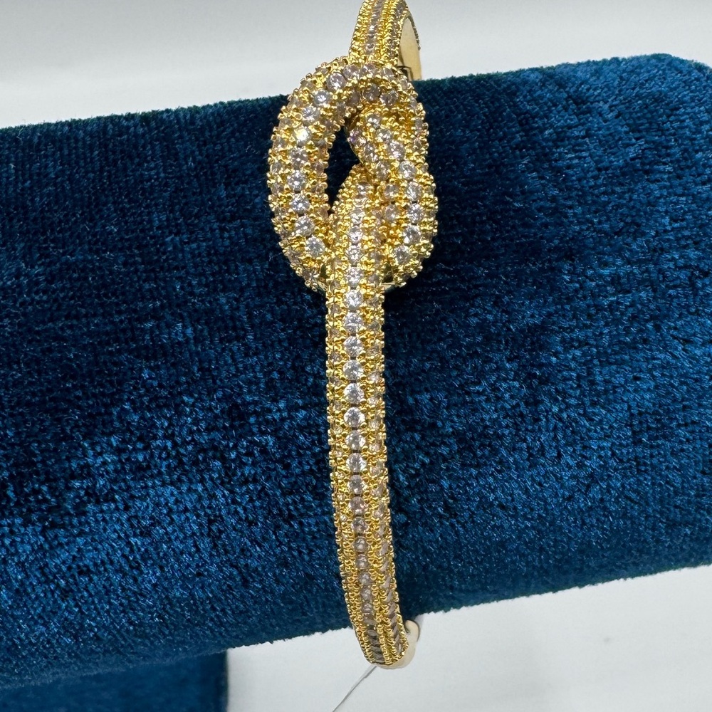 18k 3ct Knot Bangle - Picture 7 of 10
